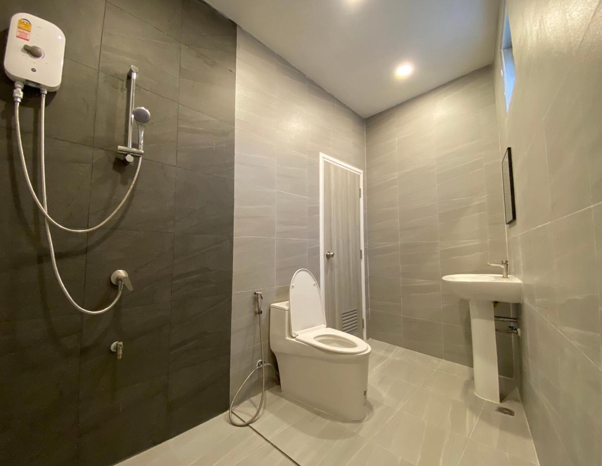Hidden Dragon Yaowarat Road Bkk Apartment Bangkok Exterior photo
